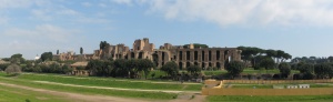 Palatine_Hill_Rome_Panorama_from_Circus_Maximus